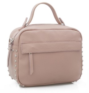 VERA PELLE torebka damska skórzana listonoszka kuferek z ćwiekami i paskiem na ramię V167 jasna różowa
