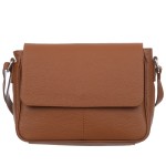 VERA PELLE torebka damska skórzana listonoszka z klapą i paskiem na ramię V556 camel