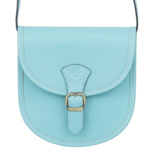 VERA PELLE torebka damska skórzana listonoszka z paskiem na ramię V607 jasna niebieska