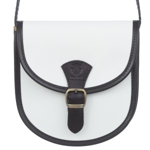 VERA PELLE torebka damska skórzana listonoszka z paskiem na ramię V607 biała