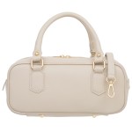 VERA PELLE torebka damska skórzana kuferek z paskiem na ramię V669 kremowa