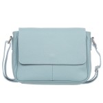 VERA PELLE torebka damska skórzana listonoszka z klapą i paskiem na ramię V556 jasna niebieska